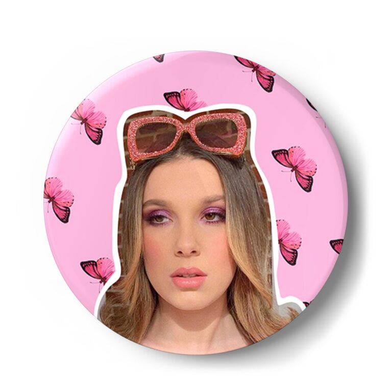 Przypinka Millie Bobby Brown Pink