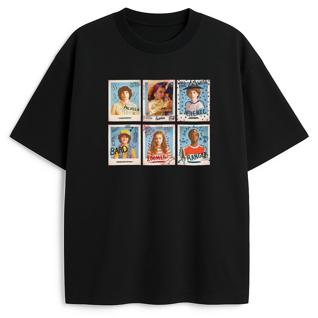 T-shirt Stranger Things School Photos w czarnej wersji z grafiką postaci w stylu D&D