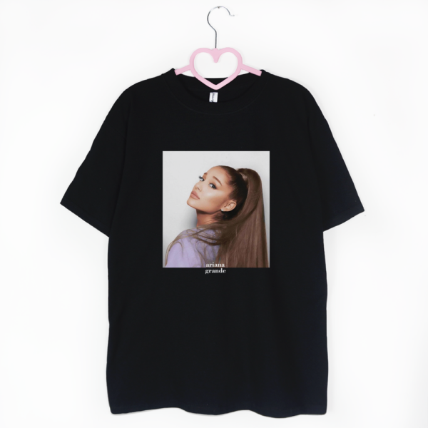 czarna koszulka Ariana Grande Look
