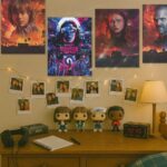 Plakat Stranger Things Jim Hopper w pokoju fana