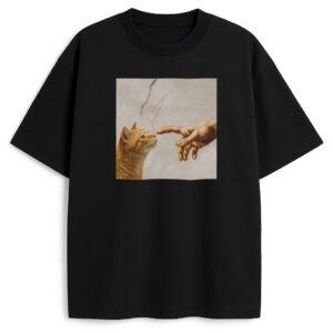 Czarny t-shirt z obrazem kota inspirowanym freskiem - koszulka z renesansowym kotem w galerianym klimacie