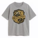 Szary T-shirt Hufflepuff z grafiką vintage i herbem