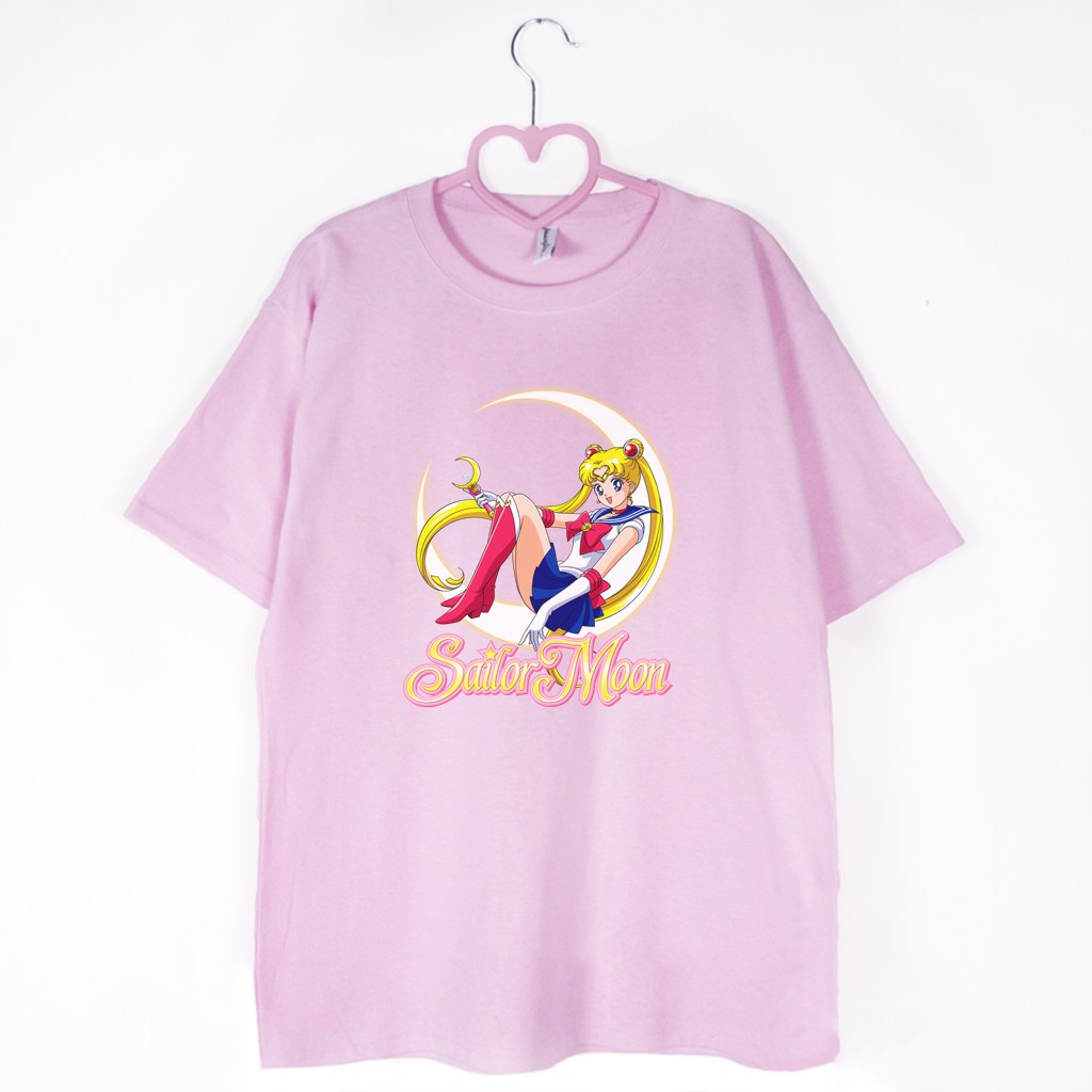 różowa koszulka sailor moon księżyc