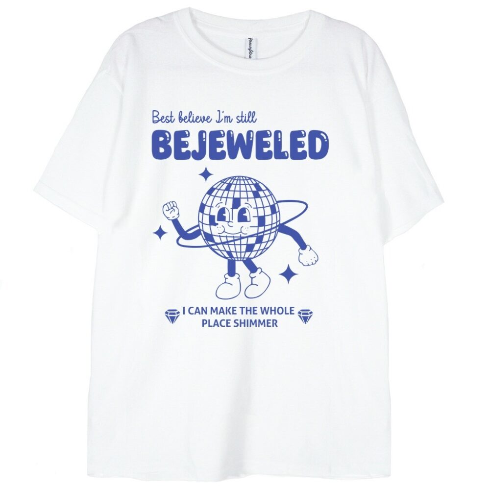 biała koszulka z motywem piosenki taylor swift bejeweled