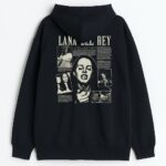 Tył bluzy Lana Del Rey Ultraviolence z czarno-białym kolażem i tekstami