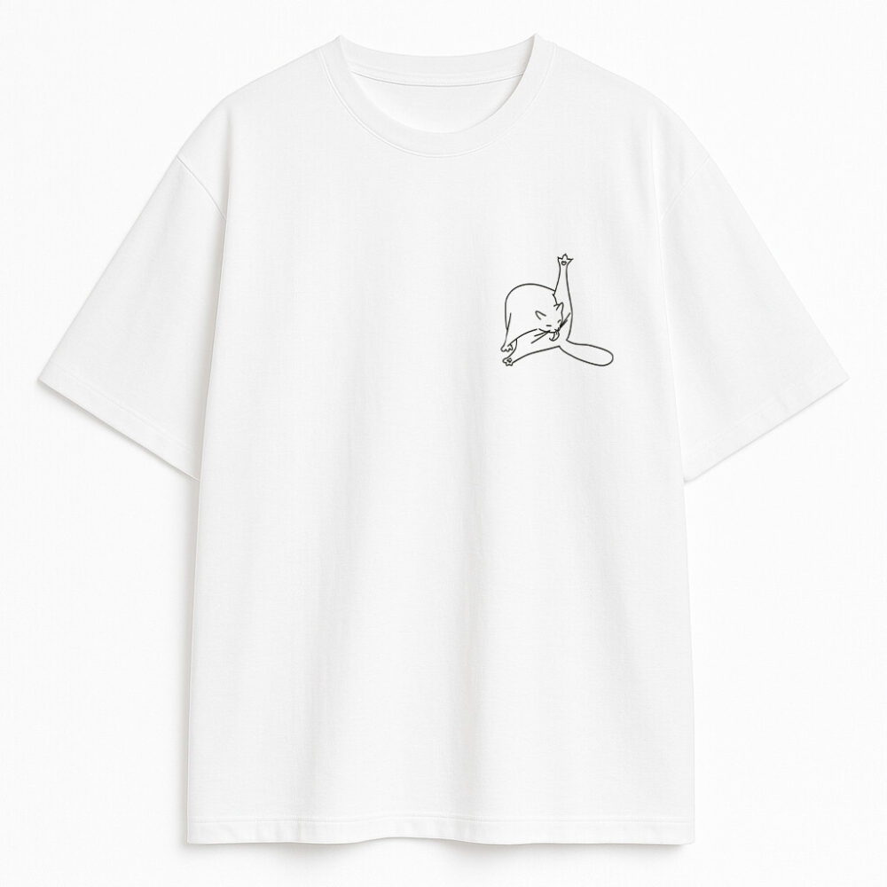 biały t-shirt kot minimalistyczny nadruk yoga