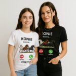 Dwie osoby w studiu, casualowe topy z grafiką telefonu; ujęcie lifestyle, porównanie kolorów