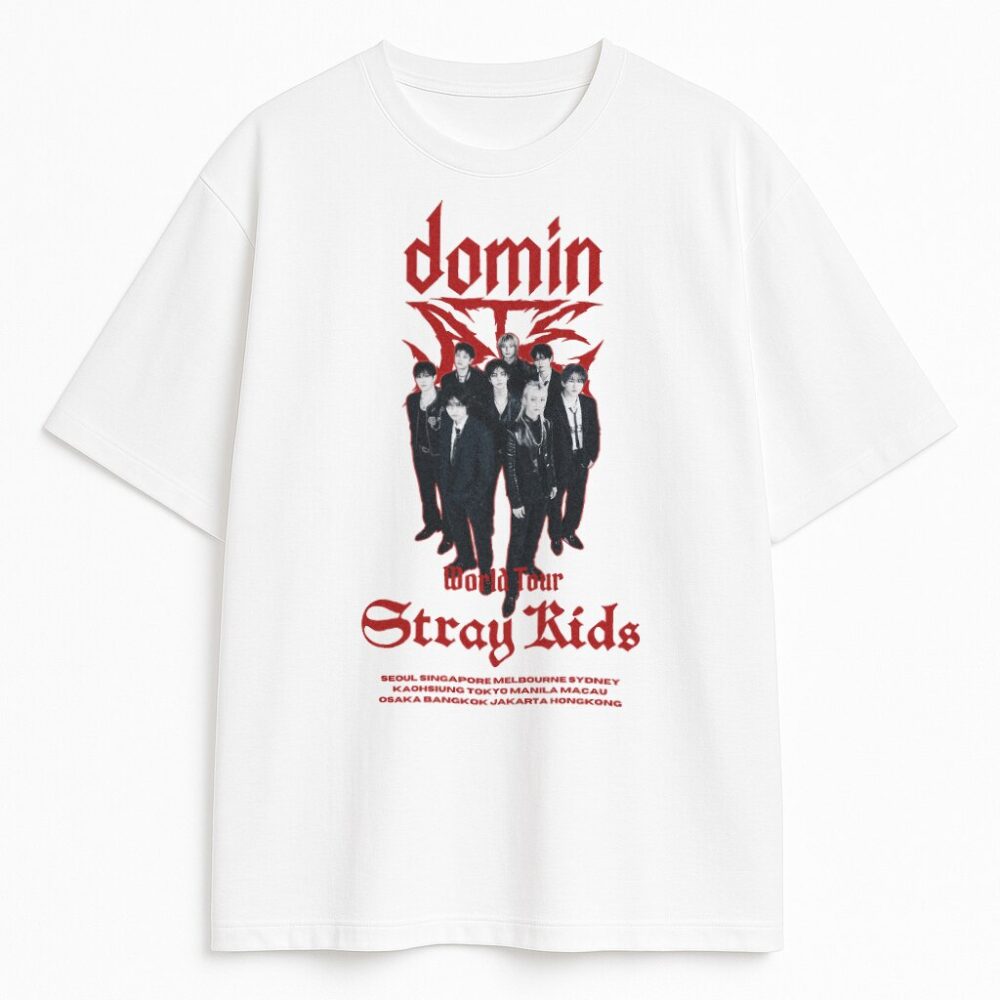 T-shirt Stray Kids Domin w kolorze białym – fan merch z trasy koncertowej