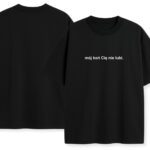 Czarna koszulka z napisem „mój koń Cię nie lubi.” - widok przodu i tyłu