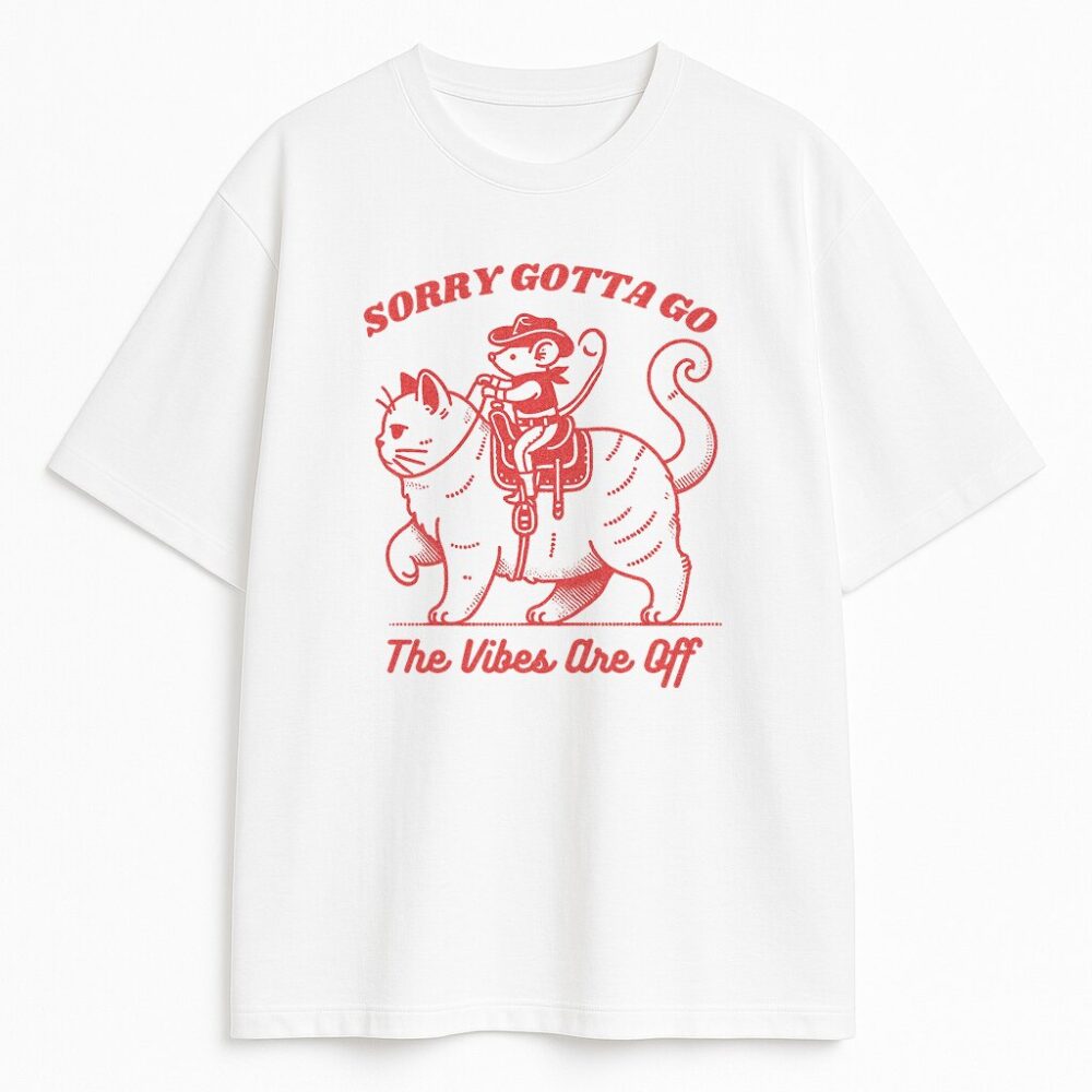 biały t-shirt retro z napisem the vibes are off kot i mysz