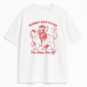 biały t-shirt retro z napisem the vibes are off kot i mysz