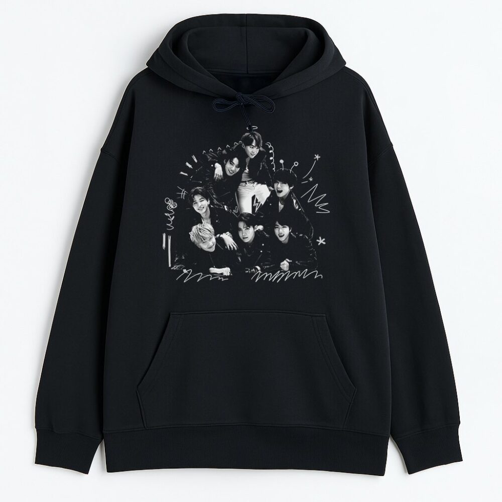 Bluza BTS Bangtan Boys z nadrukiem całej grupy na czarnym tle