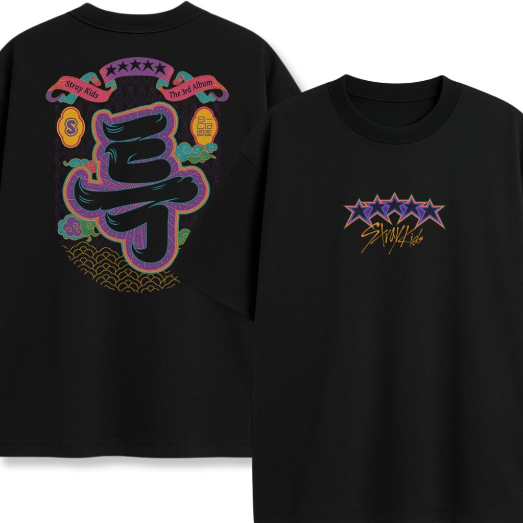 Tour merch Stray Kids The 3rd Album – przód z gwiazdami, tył jak intro do klipu