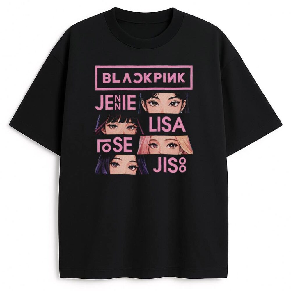 T-shirt Blackpink Anime Eyes czarny – anime oczy Jennie, Lisa, Rosé i Jisoo z imionami w pionowym układzie pod logo Blackpink