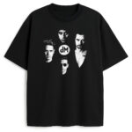 Czarny T-shirt Depeche Mode z czarno-białymi portretami członków i logo DM