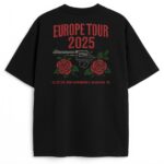 Tył koszulki Guns N' Roses z napisem Europe Tour 2025 i grafiką pistoletu