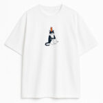 T-shirt Funny Cat z minimalistycznym rysunkiem znudzonego kota balansującego trzema pomarańczami na białej bawełnie