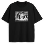 Czarna koszulka T-shirt Miau Sabbath z tańczącymi kotami przy ognisku, retro monochrom