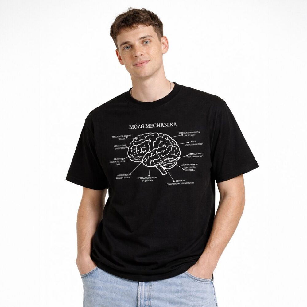 Model w czarnej koszulce T-shirt Mózg Mechanika z diagramem